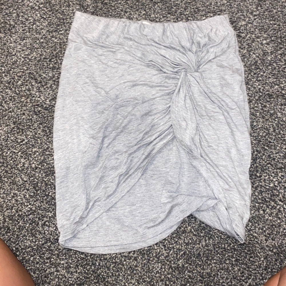 Mini grey skirt.